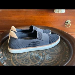 Ugg Sammy Sneaker-size 10, black